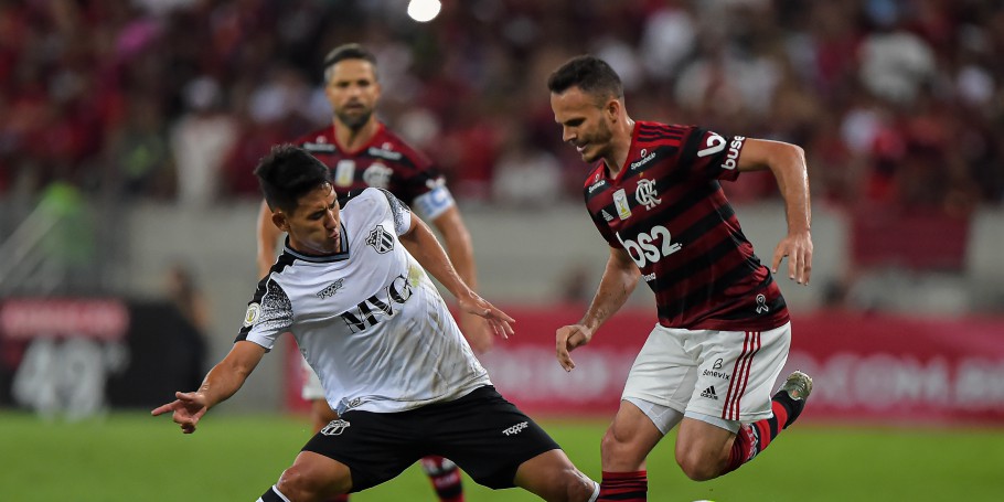 Campeão Brasileiro de 2019, Flamengo goleia o Ceará no Maracanã