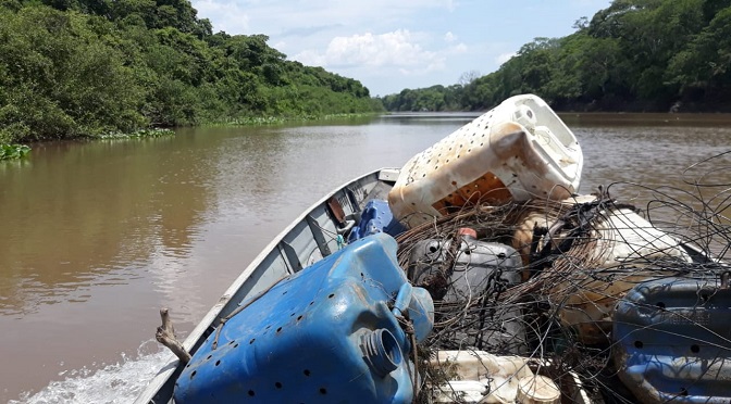Imasul participa de mutirão que retirou 6 toneladas de lixo do Rio Miranda