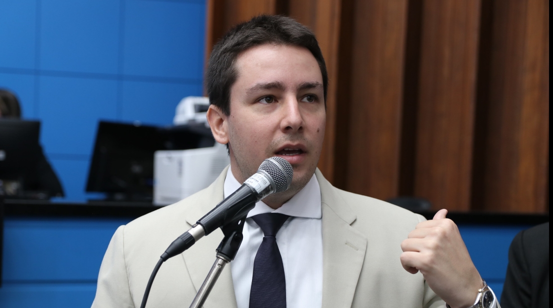 Deputado João Henrique defende a população e vota contra aumento de impostos