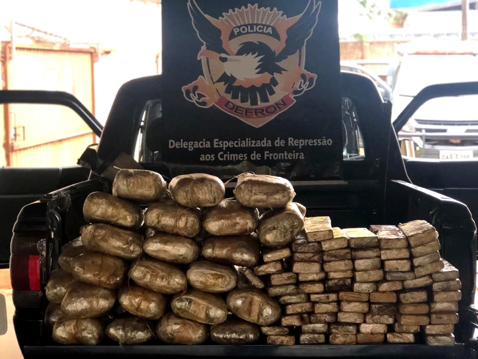 Motorista é surpreendido com caminhonete recheada de drogas em Caarapó