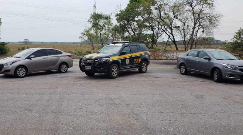 PRF recupera dois veículos de locadoras que seriam levados para Bolívia