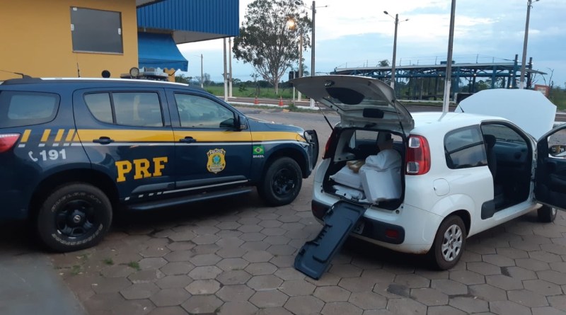 PRF apreende 270 kg de maconha em Bataguassu (MS) e recupera veículo roubado