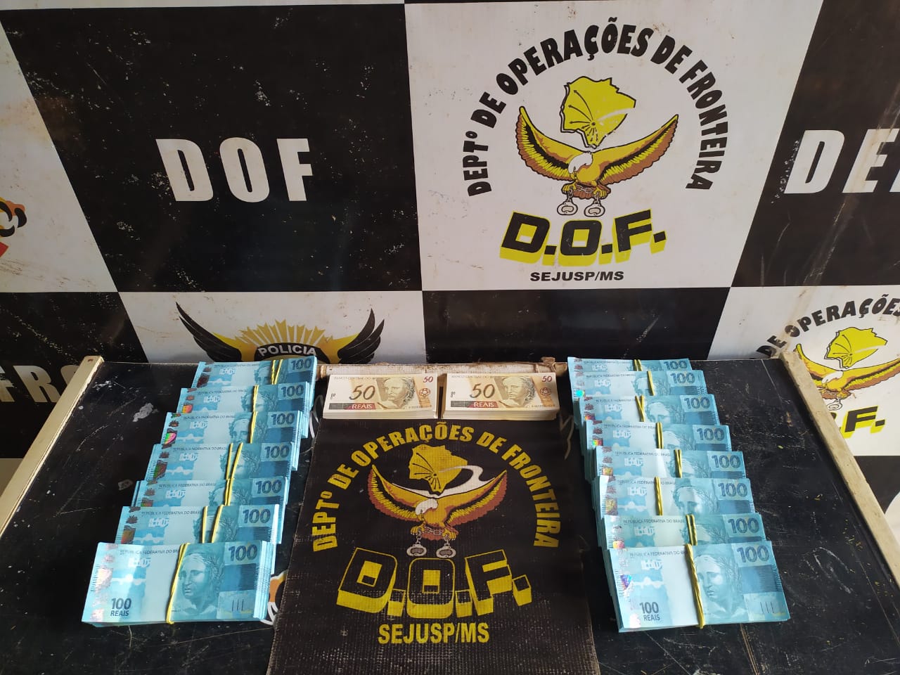Passageira de ônibus foi presa pelo DOF com mais de 160 mil reais em notas falsas na região de Dourados