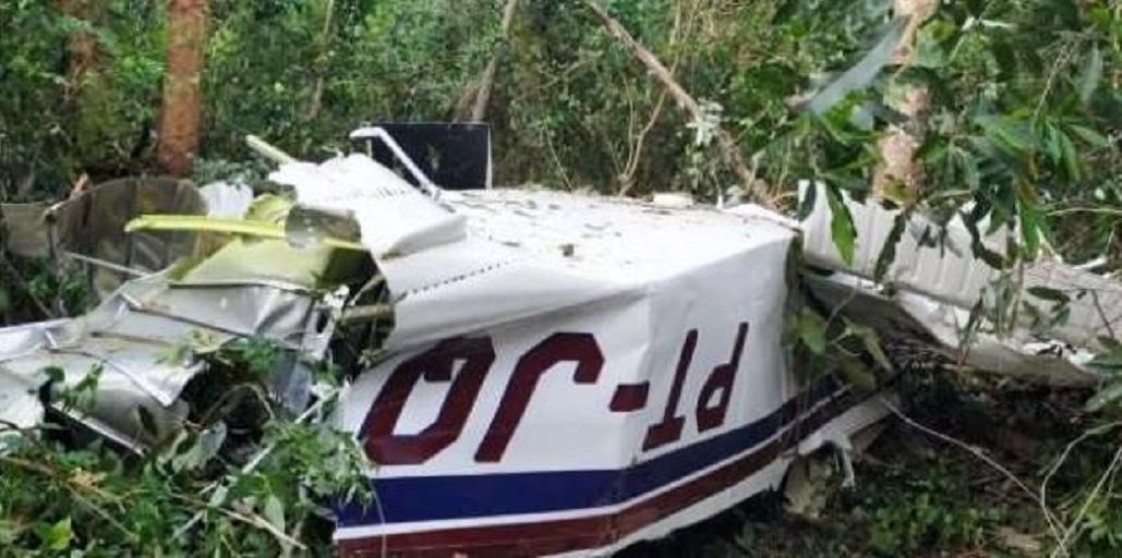 Queda de avião no Paraná mata três pessoas da mesma família