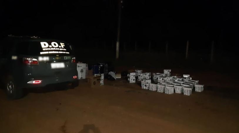 Durante Operação Hórus, DOF apreende pacotes de cigarros contrabandeados do Paraguai