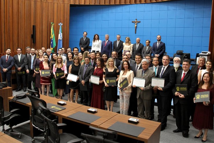 40 anos ALEMS: Essenciais para a cidadania, procuradores-gerais são homenageados