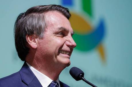 Bolsonaro indica que pode vetar fundo eleitoral