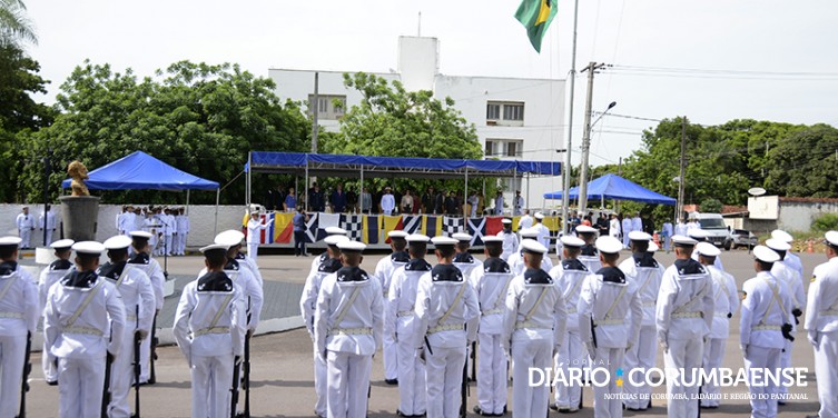 Comando do 6º Distrito Naval celebra Dia do Marinheiro com cerimônia cívico-militar