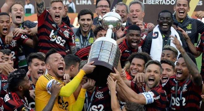 Flamengo fatura R$ 1 bilhão, mas lucra menos da metade do Liverpool