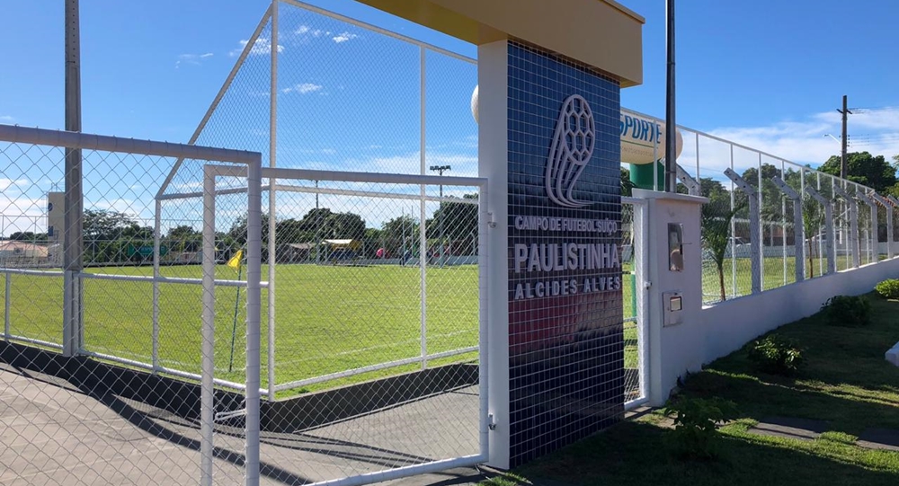 Governo do Estado inaugura campo de futebol suíço em Caracol