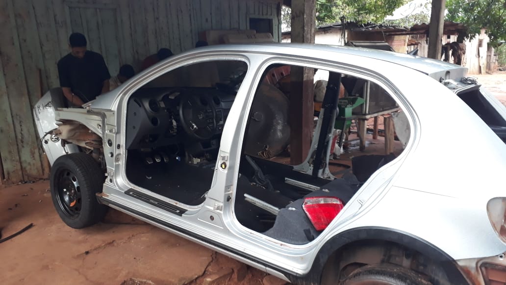 Policiais do GOI fecham desmanche de carros roubados que funcionava em Jaraguari