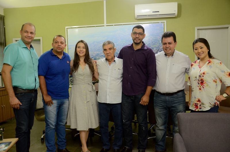 Maracaju: Ganhadores do Concurso de Fotografia receberam a premiação no gabinete do prefeito