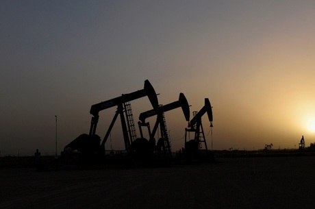Petróleo sobe mais de 4% após ataque dos EUA matar chefe de força de elite do Irã
