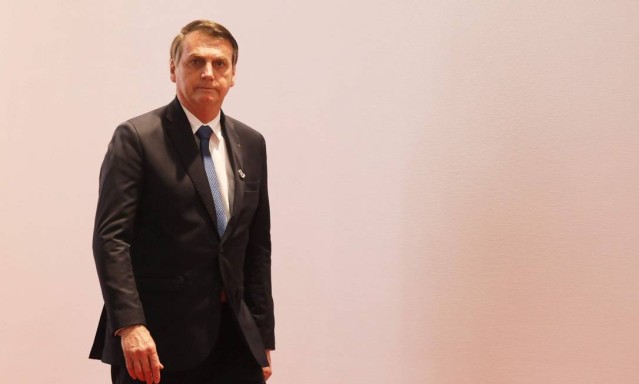 Bolsonaro vai demitir secretário-executivo que usou avião da FAB