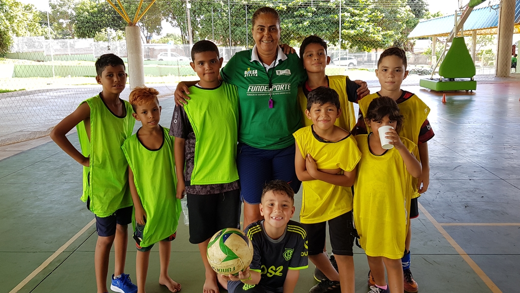 Centro Poliesportivo da Vila Almeida atende duas mil pessoas por mês