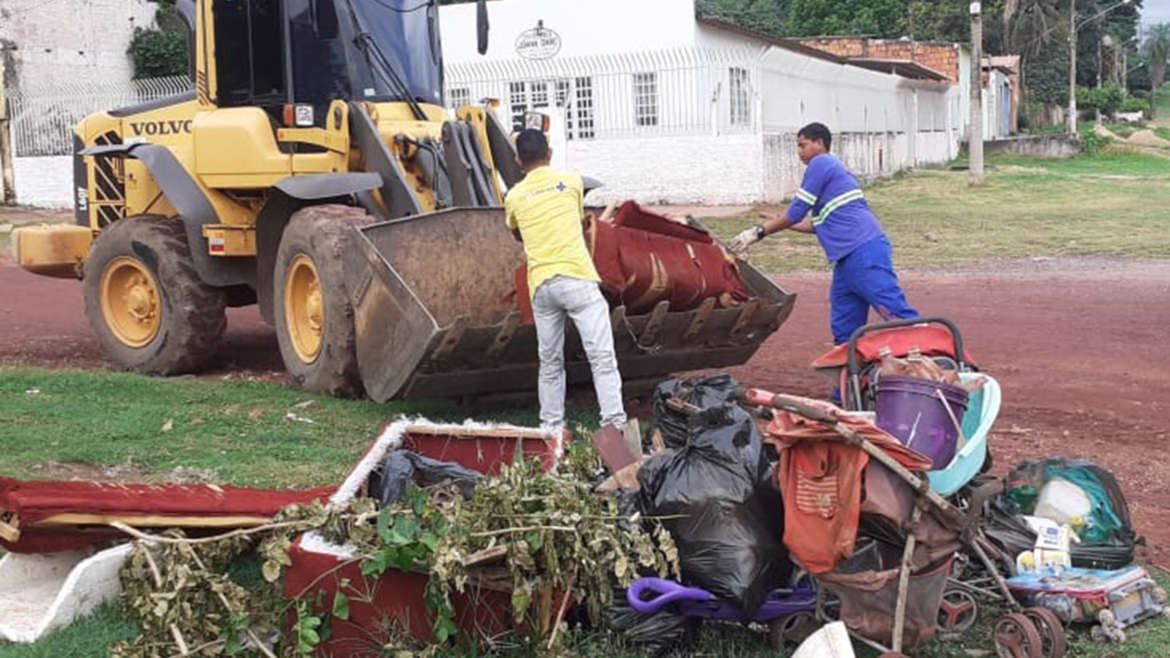 Corumbá: Com apoio da Marinha e do Exército, mutirão de limpeza no Centro América vai até sábado