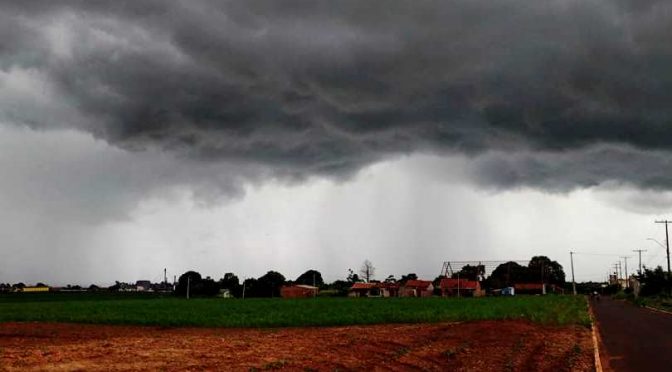 Defesa Civil alerta para chuvas fortes com ventos de até 60km/h nas próximas 24 horas