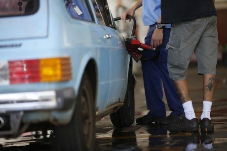 Gasolina no Brasil está entre as mais caras da América do Sul