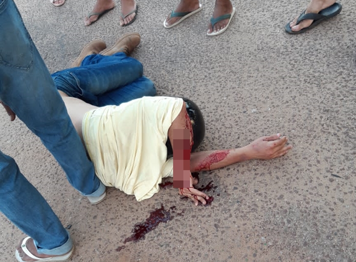 Jovem fica ferido em colisão entre carro e motocicleta no centro de Coxim