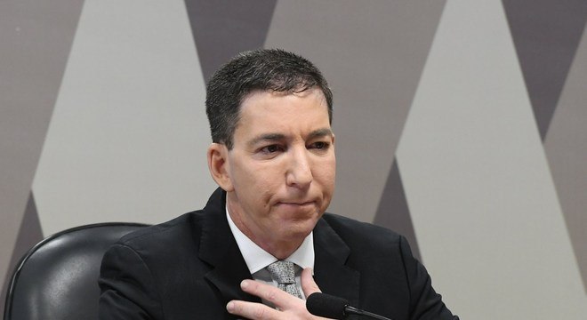 MPF denuncia Glenn Greenwald e mais seis por invasões de celulares