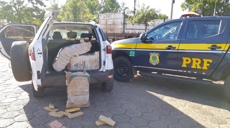 PRF apreende em Sidrolândia 300 kg de maconha em veículo roubado