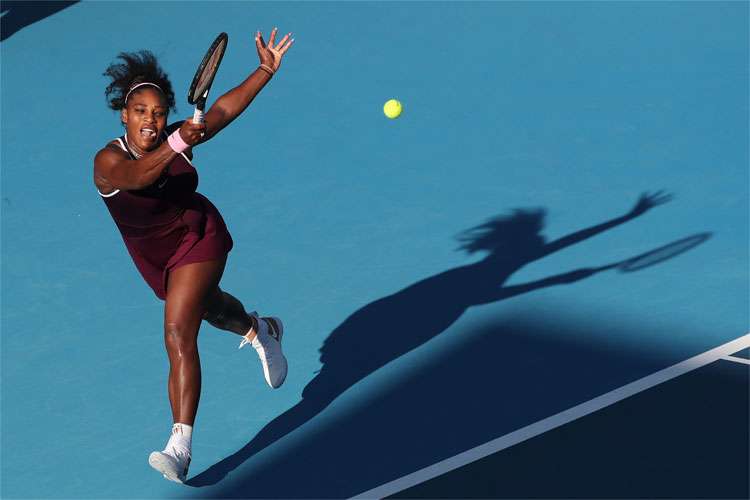 Serena Williams bate compatriota em Auckland e conquista primeiro título após 3 anos