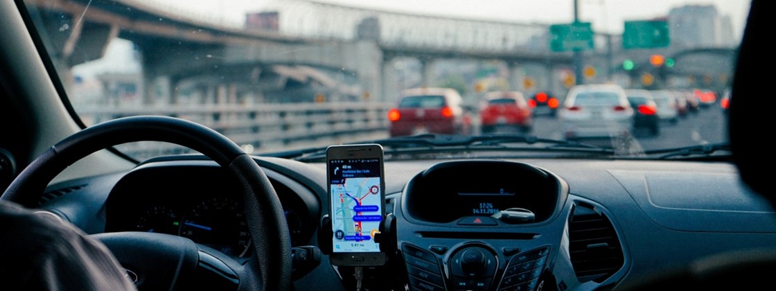 Uber e 99 poderão pagar multa, caso motorista cancele corrida