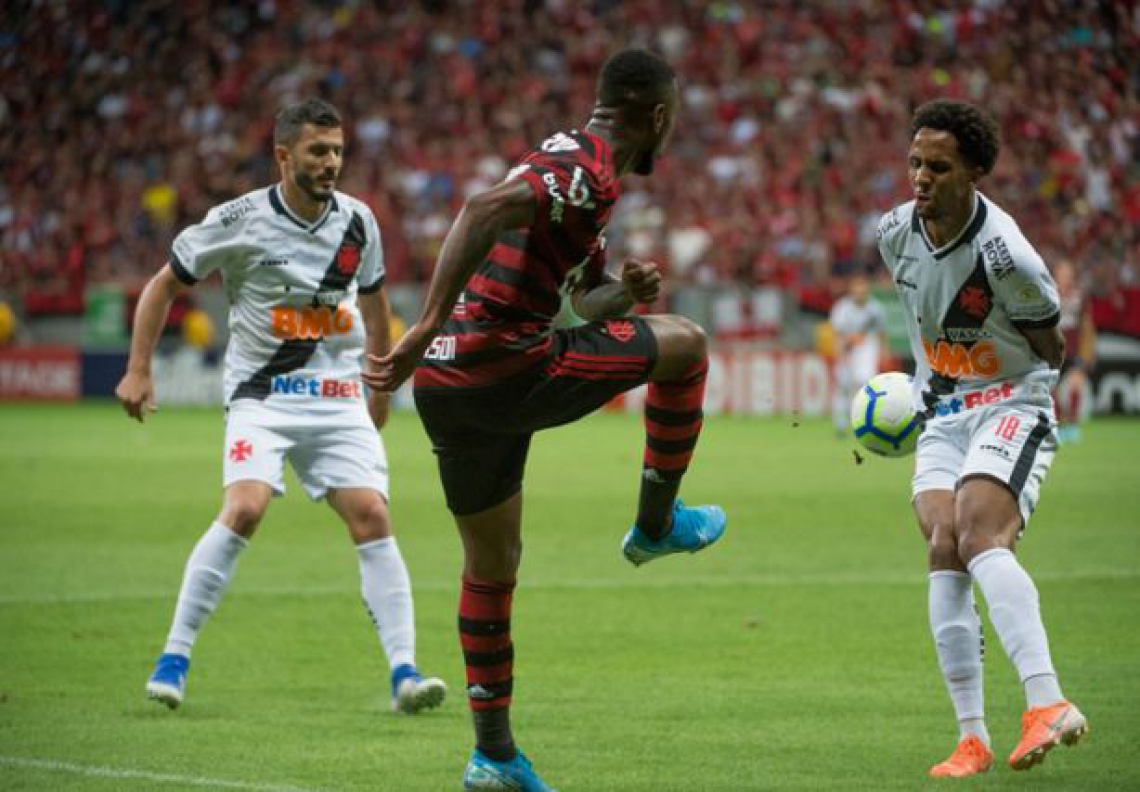 Vasco x Flamengo pelo Carioca: onde assistir à transmissão ao vivo e que horas é o jogo
