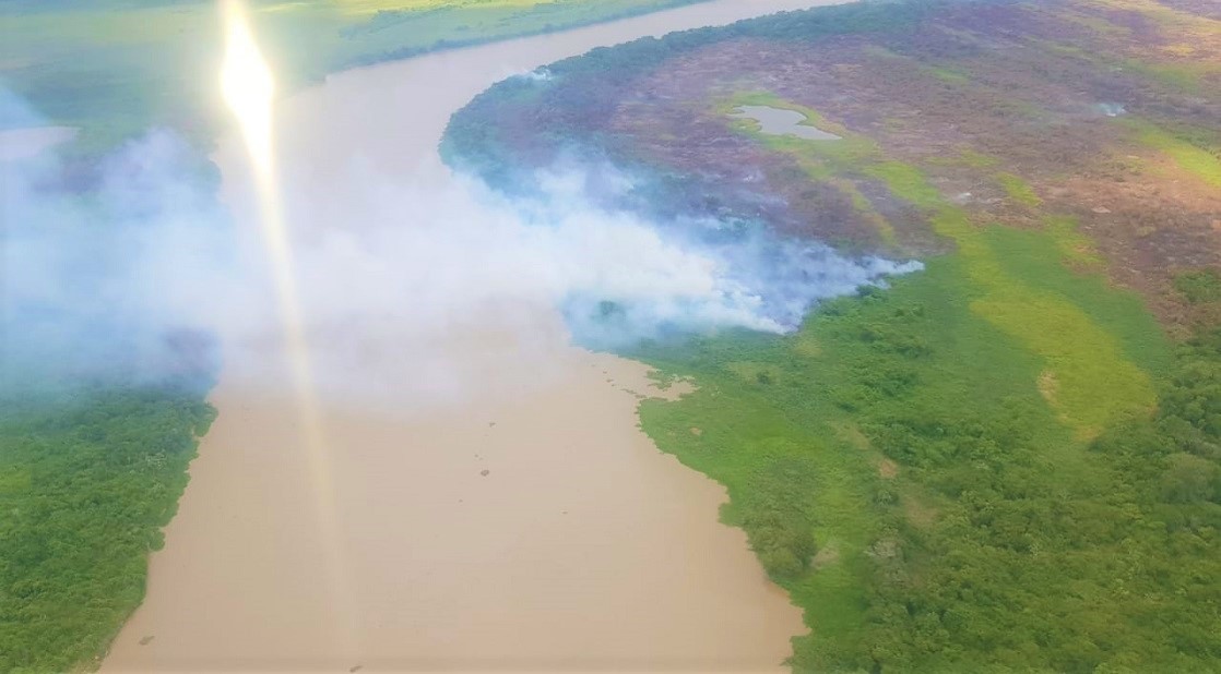 Mesmo com chuva, bombeiros seguem monitoramento de focos de incêndio no Pantanal