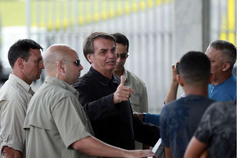 ”Quem é essa porcaria chamada Greenpeace? Isso é um lixo”, diz Bolsonaro