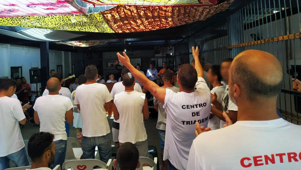 Grupos religiosos ajudam na  ressocialização de detentos em MS