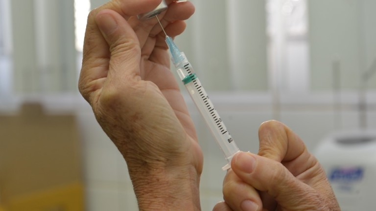 Campanha contra Influenza já imunizou mais de 187 mil idosos em MS; 2ª etapa começa quinta-feira