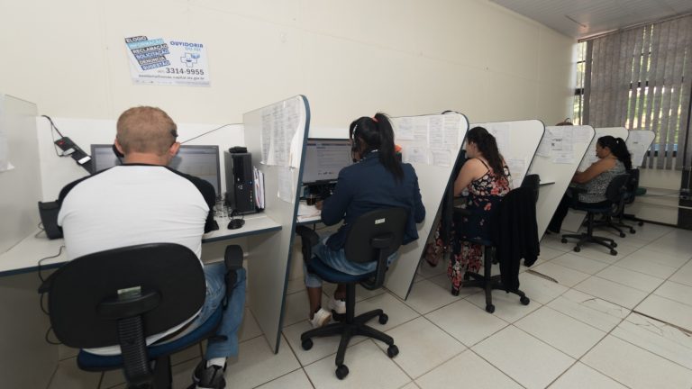 Prefeitura convoca operadores de telemarketing e motoristas aprovados em processo seletivo simplificado