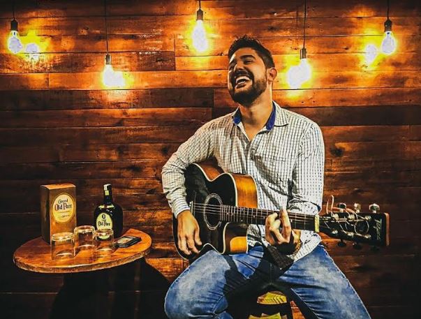 Para gravar 1º CD, cantor Rodrigo Villar recorre à campanha de arrecadação