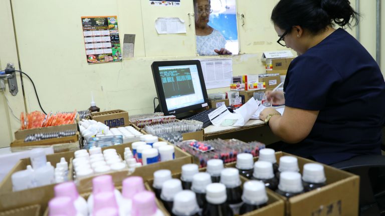 Pacientes poderão retirar medicamentos nas farmácias da Rede Municipal de Saúde para 60 dias