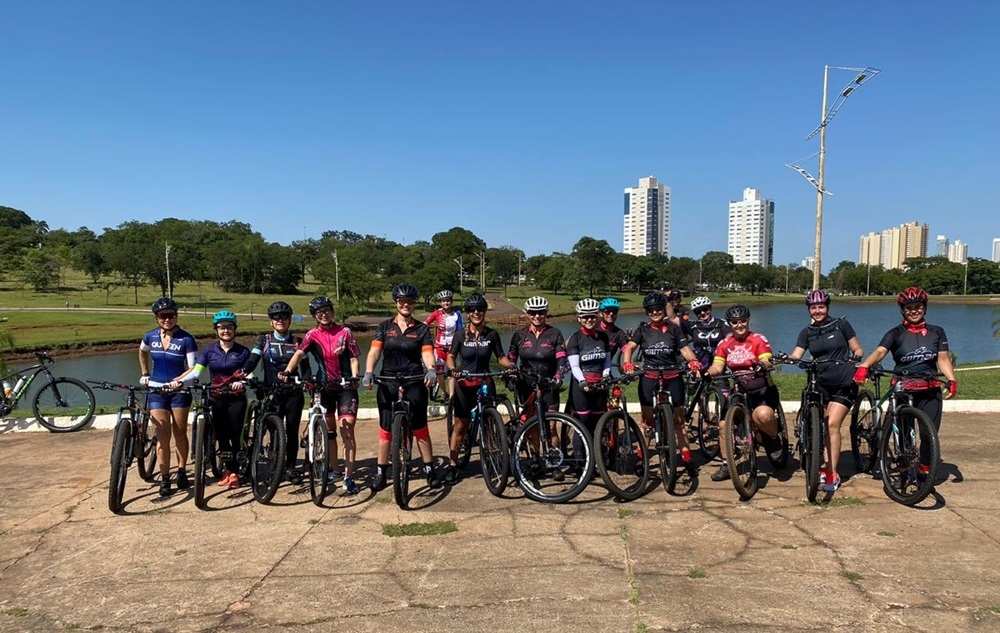 Pedal das Divas reúne ciclistas em alusão ao Dia Internacional da Mulher