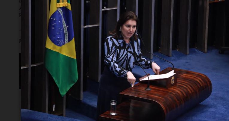 Simone Tebet diz que politização da pandemia não interessa ao brasileiro