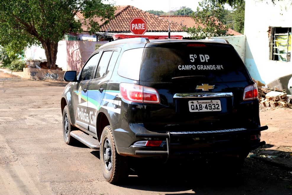 Polícia Civil esclarece furto, fecha ponto de venda de drogas e prende dupla suspeita