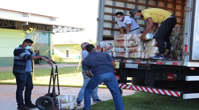 Com 60 mil cestas alimentares, Governo do Estado vai atender famílias nos 79 municípios de MS