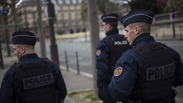 Dois mortos e sete feridos em ataque com arma branca no sudeste de França