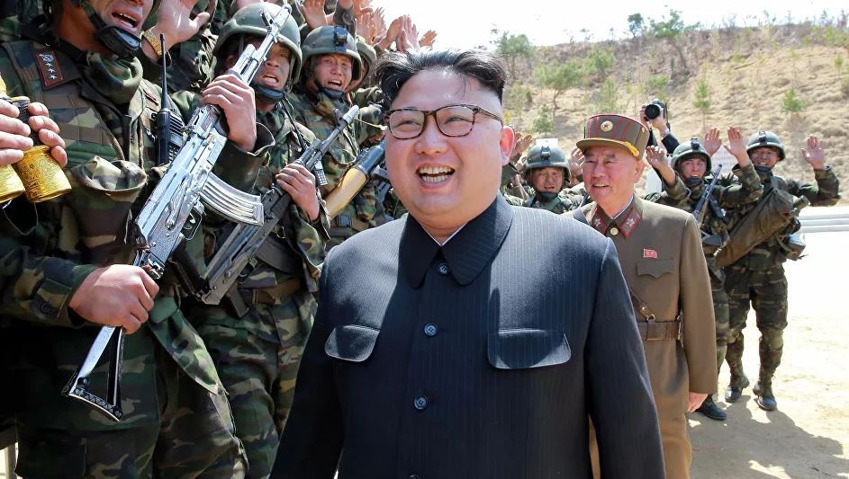 Kim Jong Un aparece, após mais de três semanas sem ser visto, para avisar que vai aumentar potencial nuclear