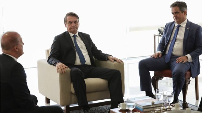 Cargos que Bolsonaro negocia com centrão têm mais de R$ 10,6 bi ‘livres’ para investir em 2020