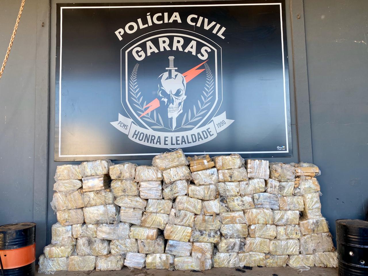 Polícia Civil e Rodoviária Federal apreendem carreta com cerca de 2t de drogas