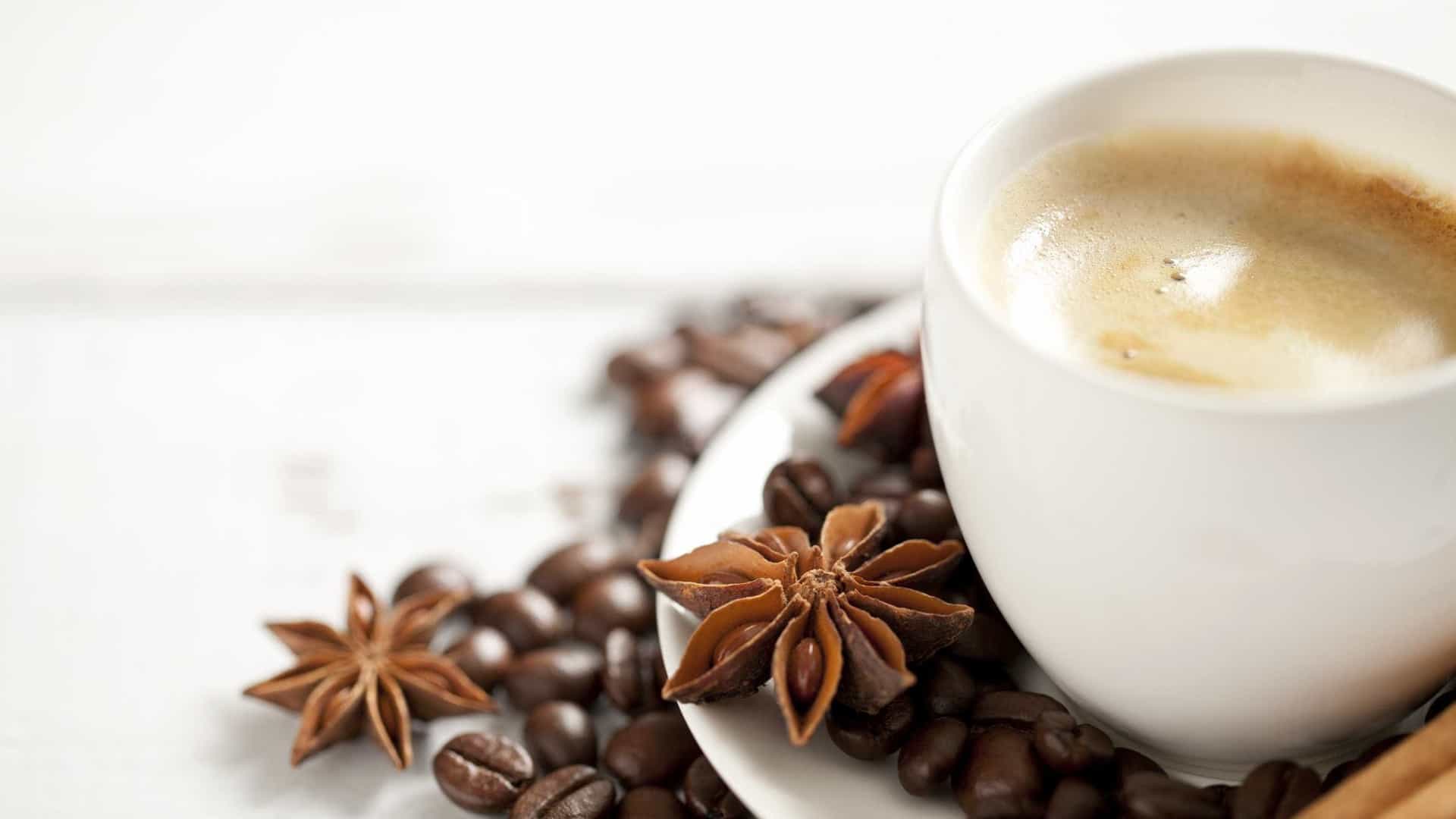 Receita para o frio: café com creme de especiarias