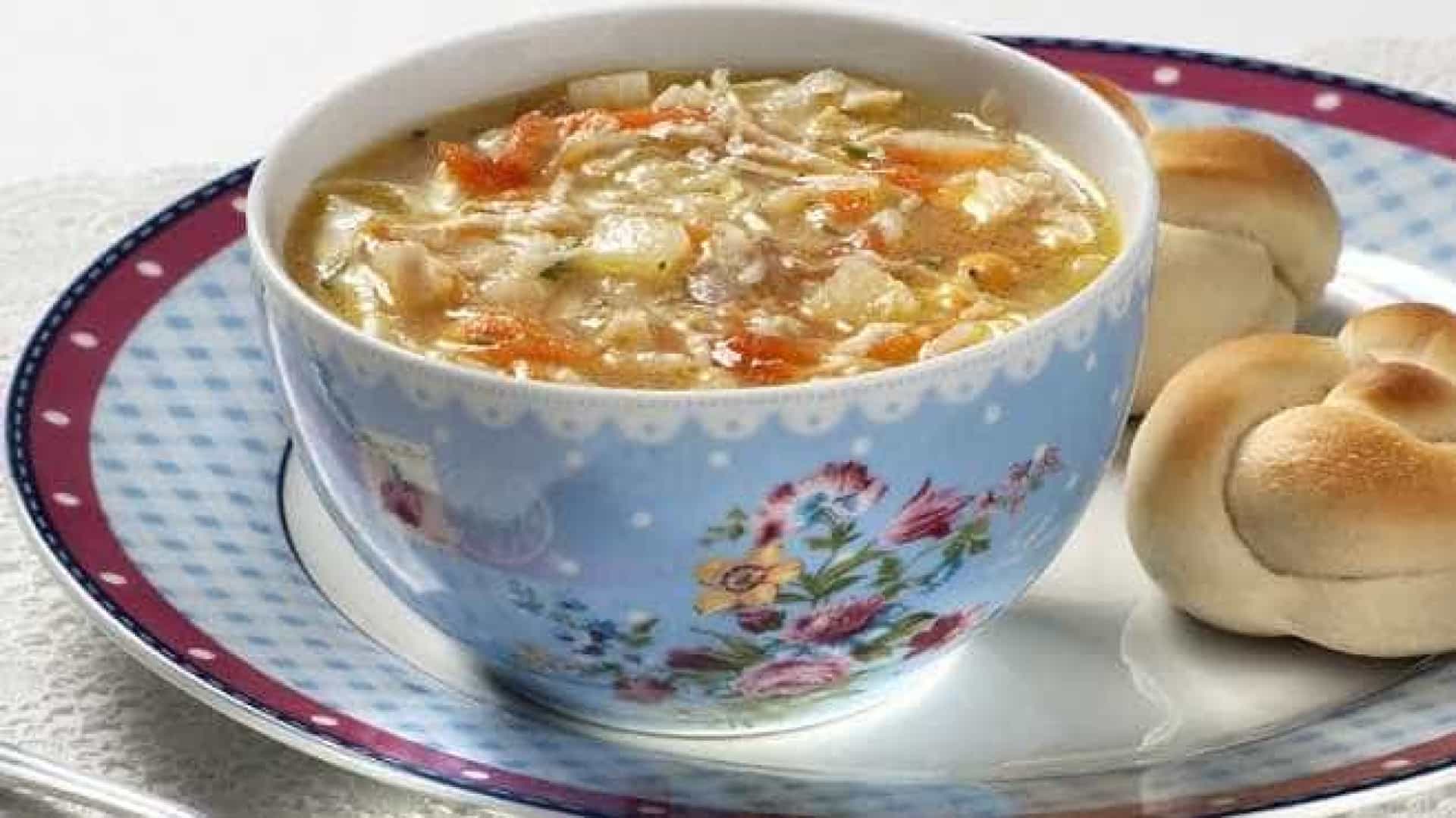 Canja para aquecer o inverno é a melhor opção de sopa; aprenda