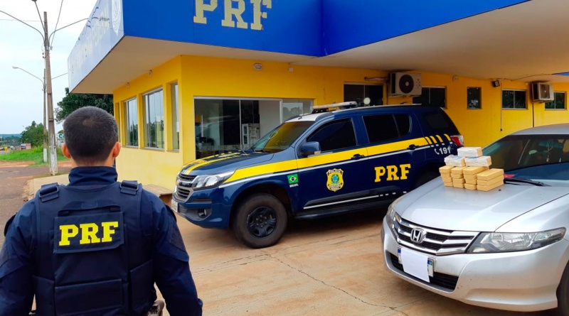 Transportando criança de 10 anos, motorista é presa pela PRF com 16 Kg de cocaína em Água Clara