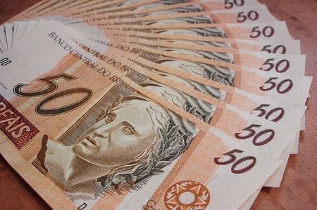 Bolsonaro sanciona lei que confirma salário-mínimo em R$ 1.045