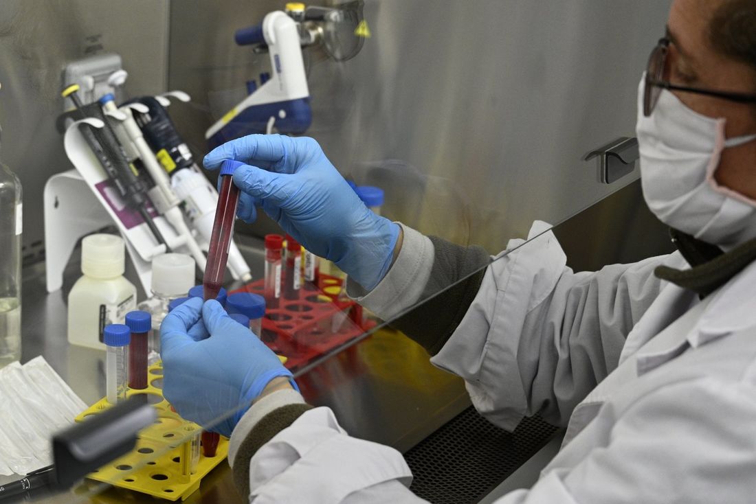 Vacina dos EUA contra Covid-19 será testada em 30.000 voluntários em julho