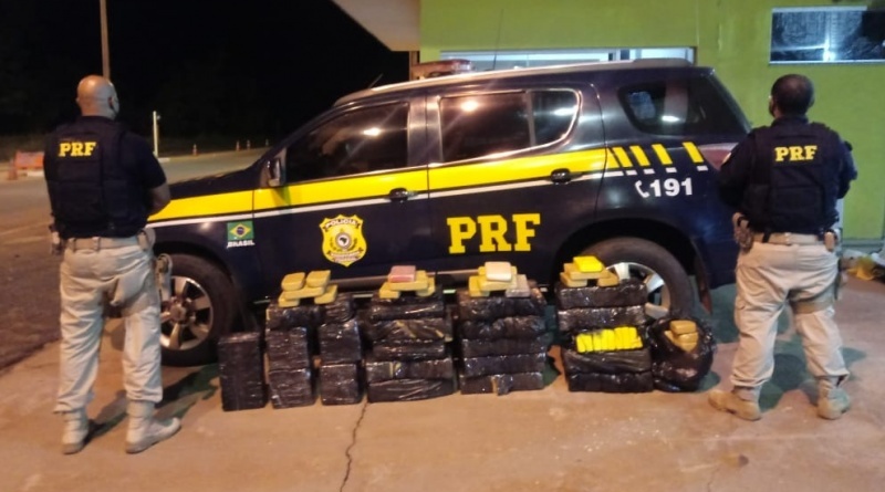 PRF apreende 247,6 Kg de cocaína em Água Clara