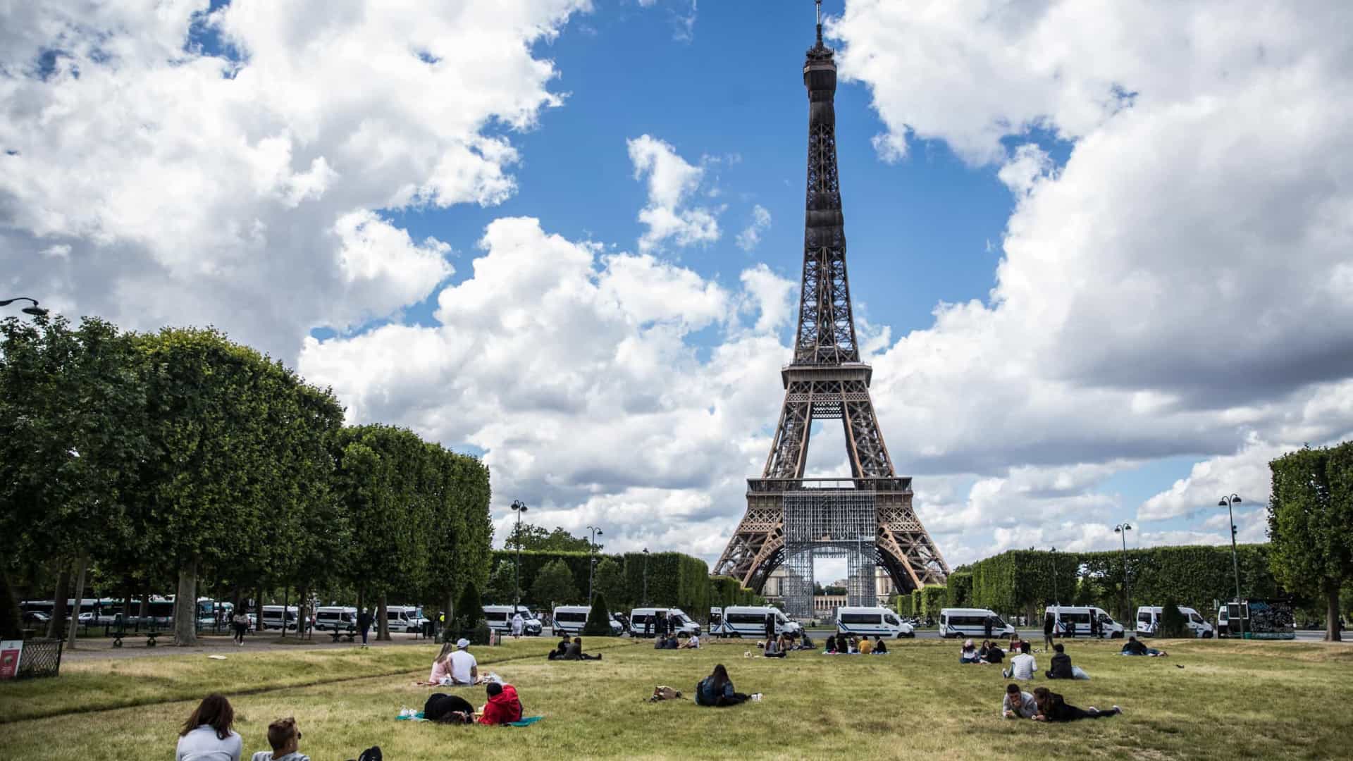 Torre Eiffel reabre ao público no dia 25 de junho
